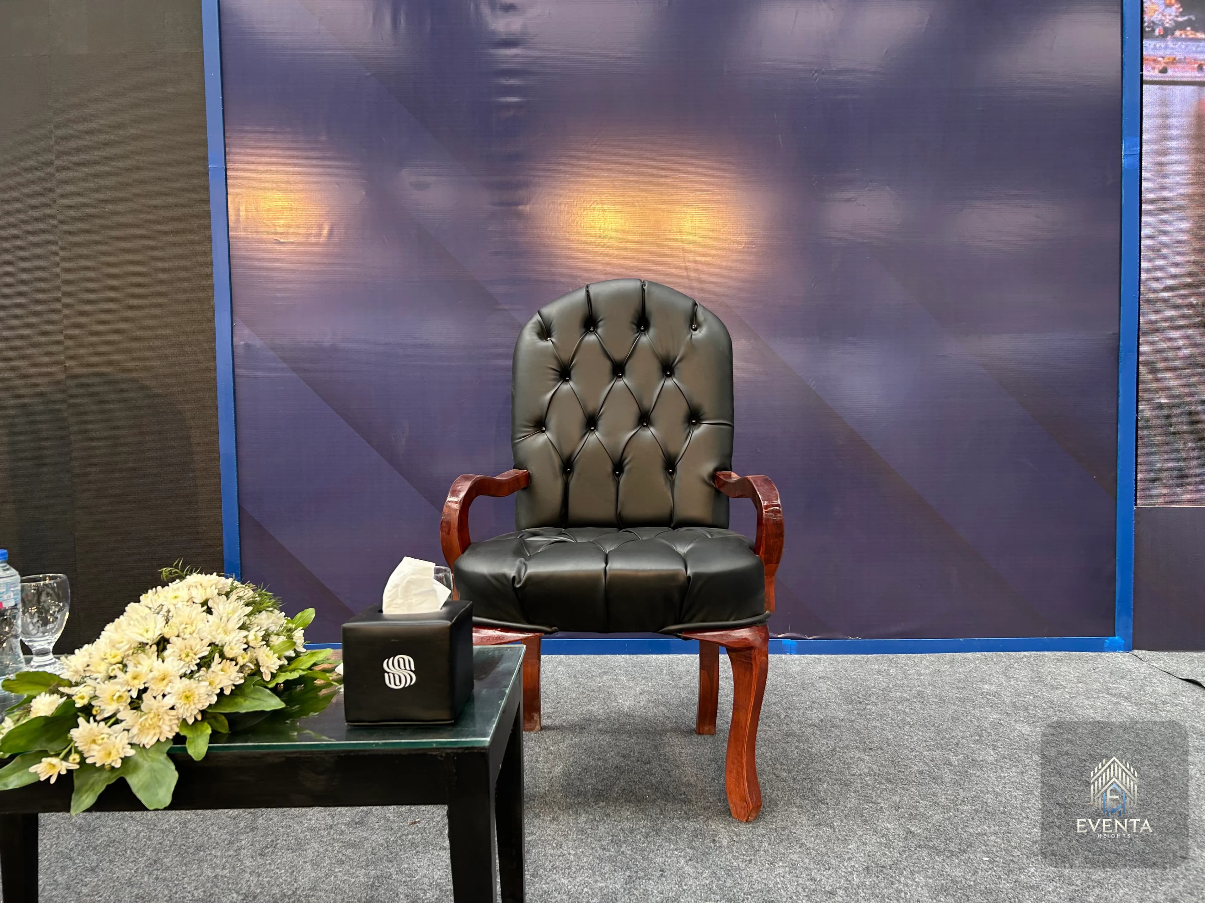كرسي VIP كابتونيه