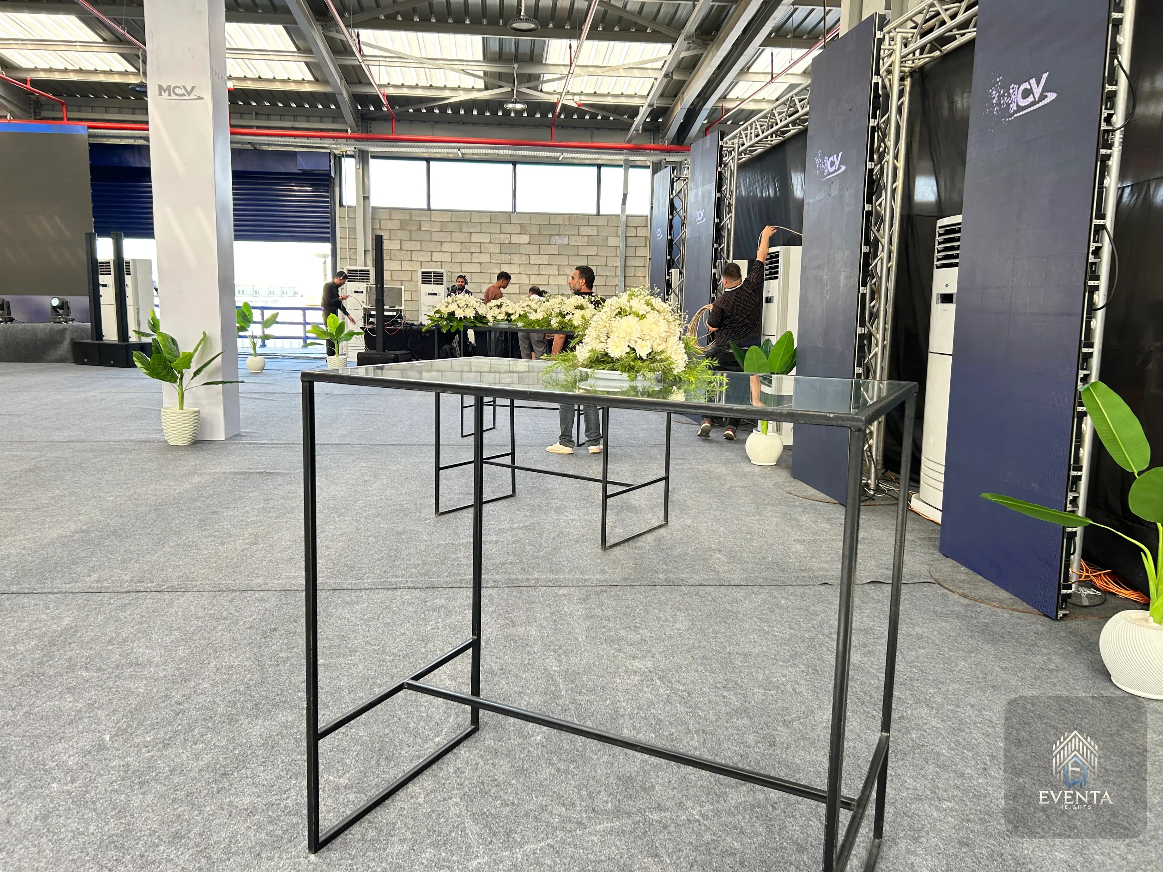 ترابيزة High Table