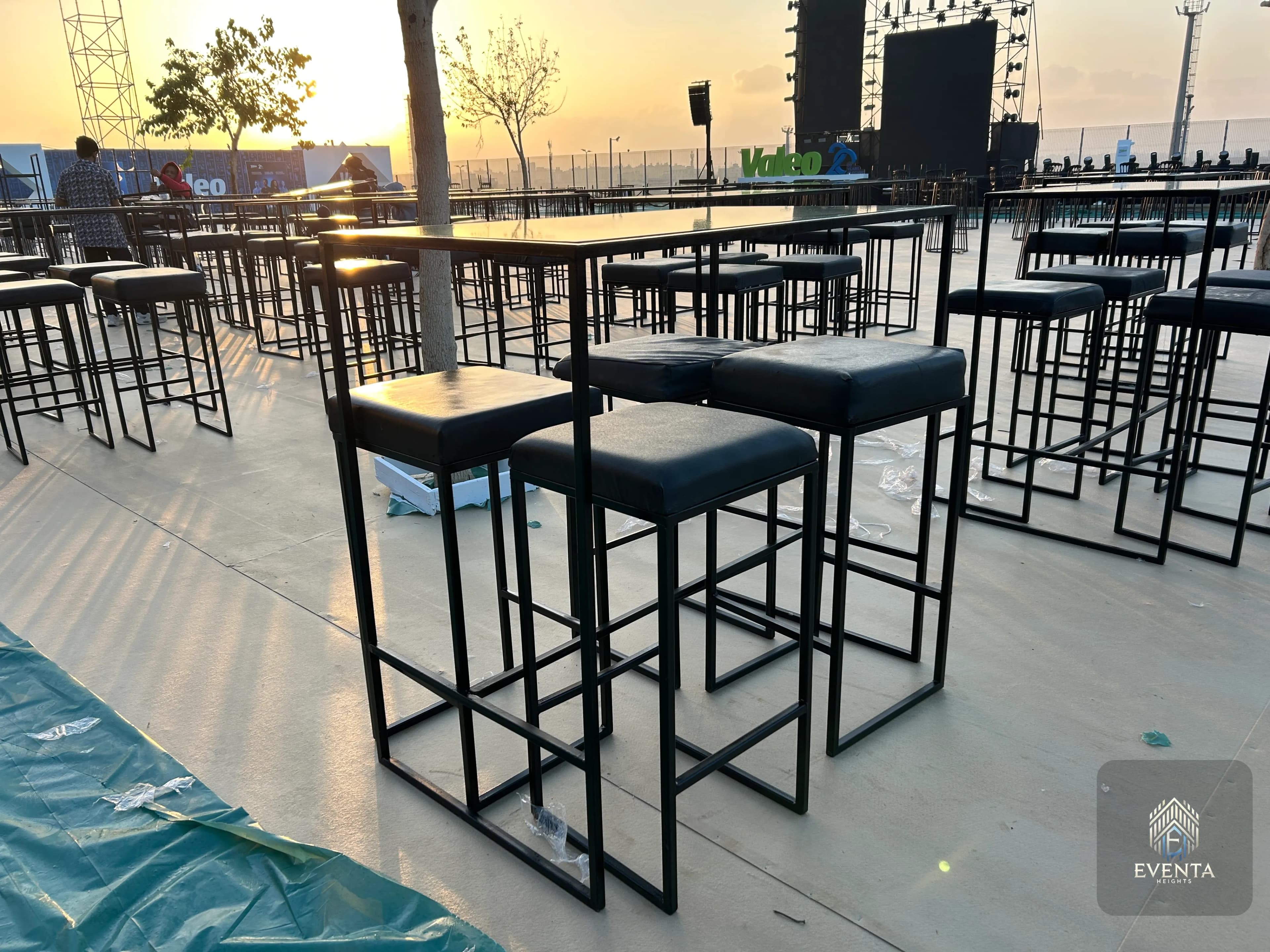 ترابيزة High Table