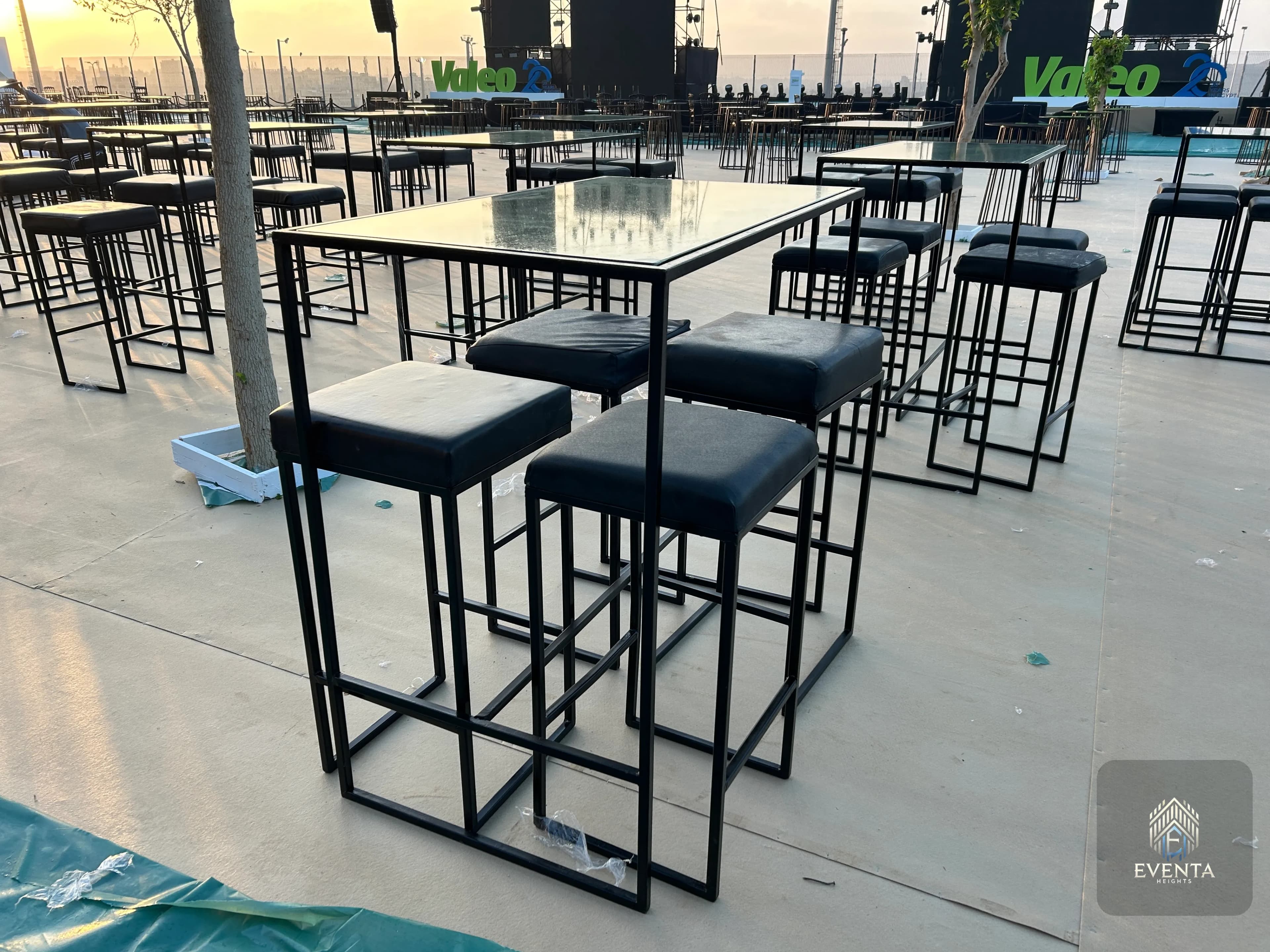 ترابيزة High Table