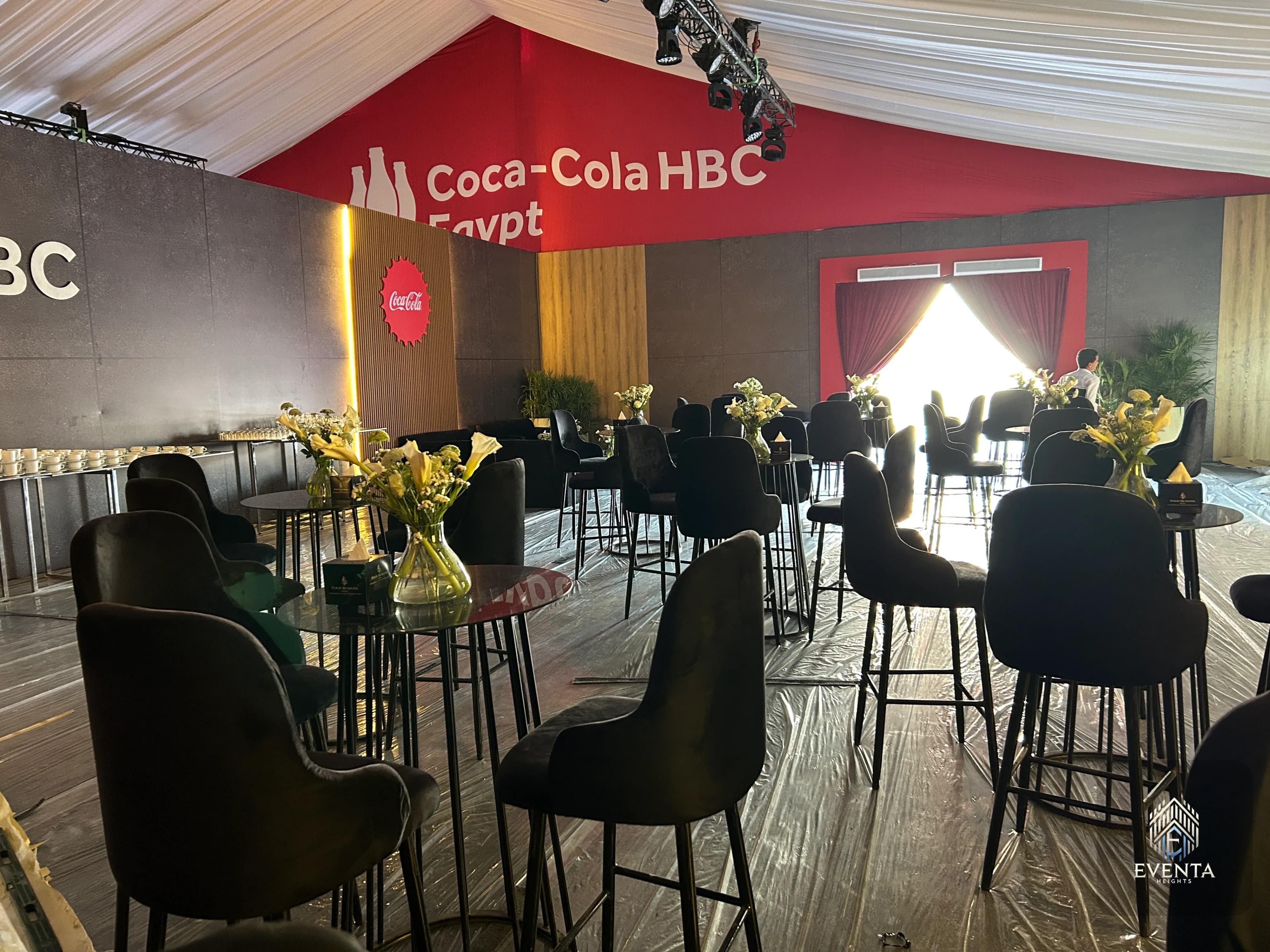 ترابيزة High Table دائرية